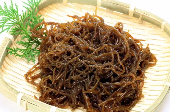 もずくを食べて花粉症対策！